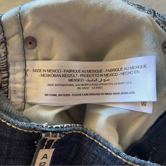 Ariat Real Mid-Rise Blue Boot Cut Jeans with Medium Wash Large Stitching - Picture 8 of 13